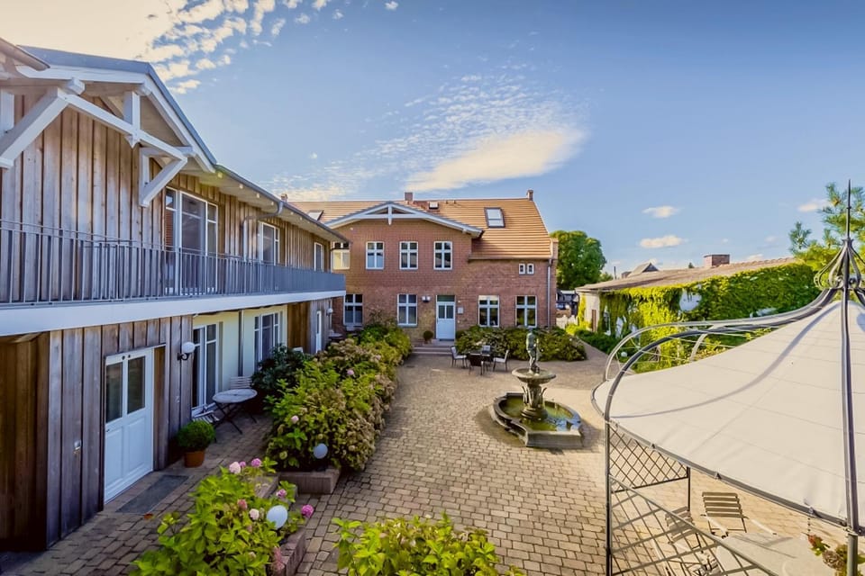 Property building, Patio, Seating area