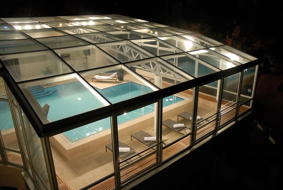 Night, Pool view