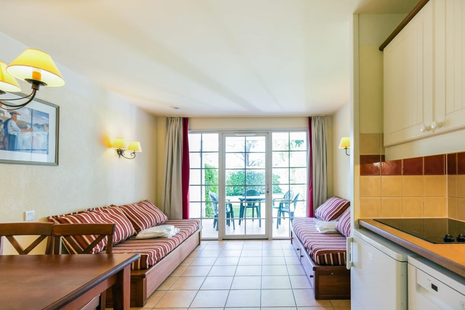 Balcony/Terrace, Kitchen or kitchenette, Living room