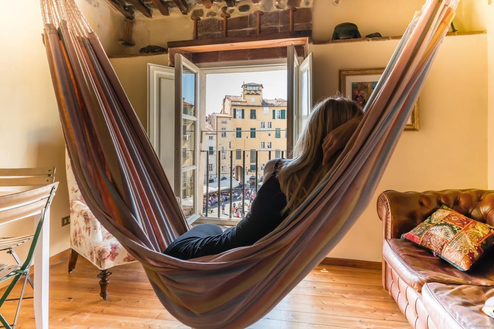 Living room, City view, Landmark view