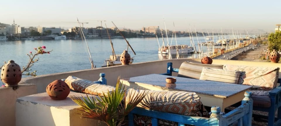 Terrasses et Jardins sur le Nil chez Hagag rive Ouest Apartment in Luxor