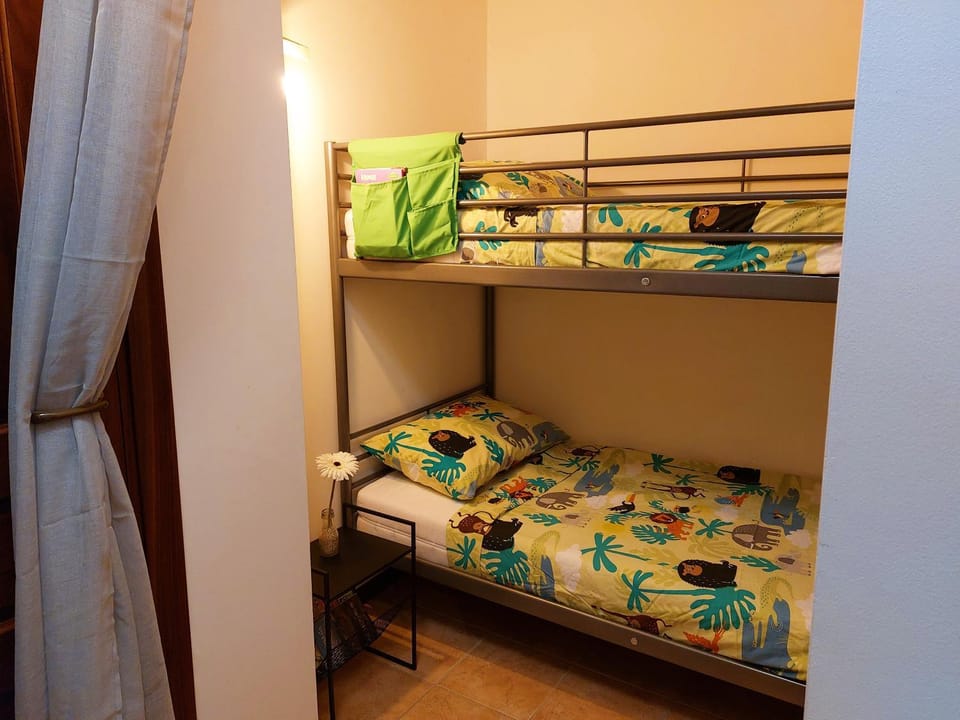 bunk bed