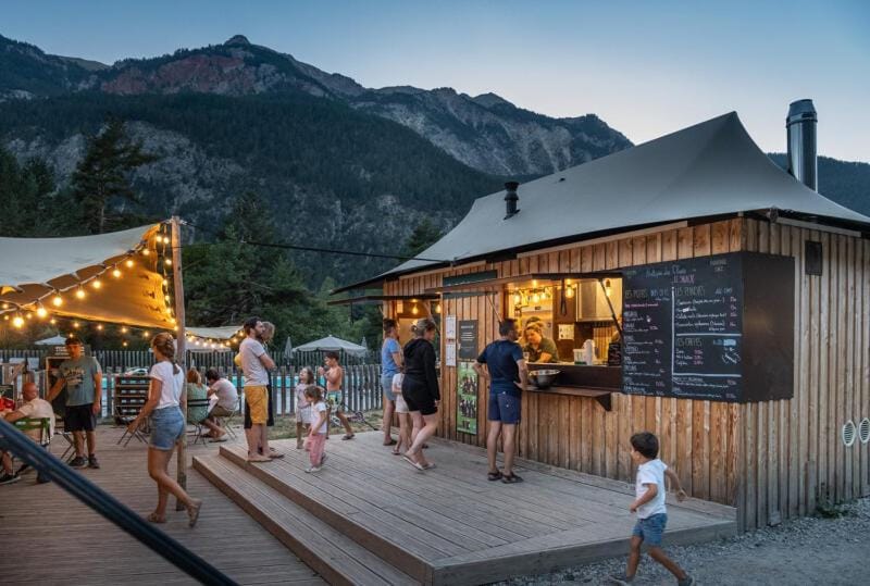 Patio, Restaurant/places to eat, Restaurant/places to eat