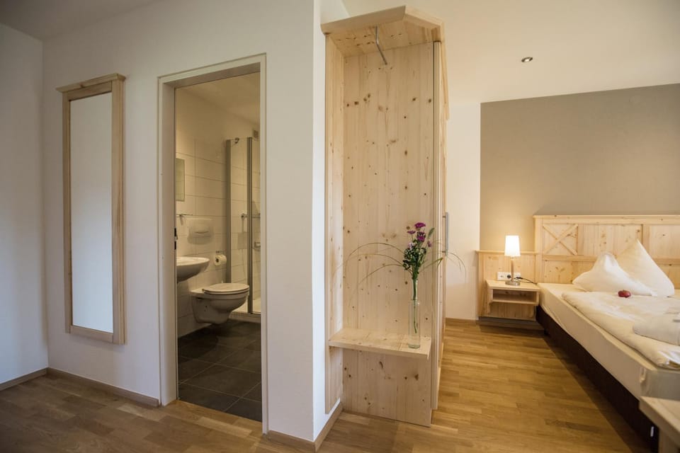 Bathroom, Photo of the whole room, Bedroom