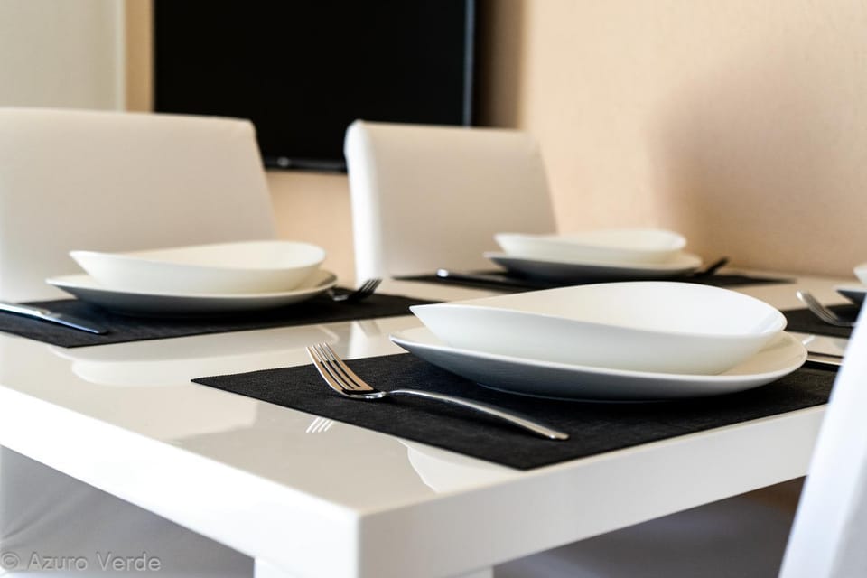 Coffee/tea facilities, Dining area