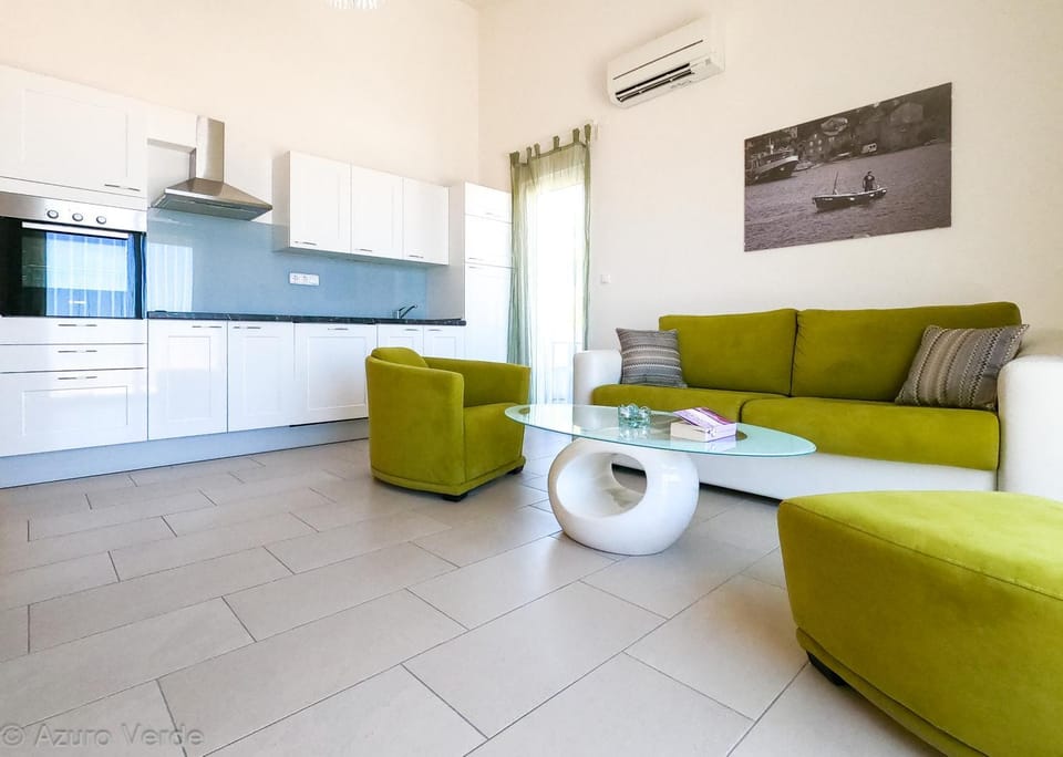 Kitchen or kitchenette, Living room, Seating area