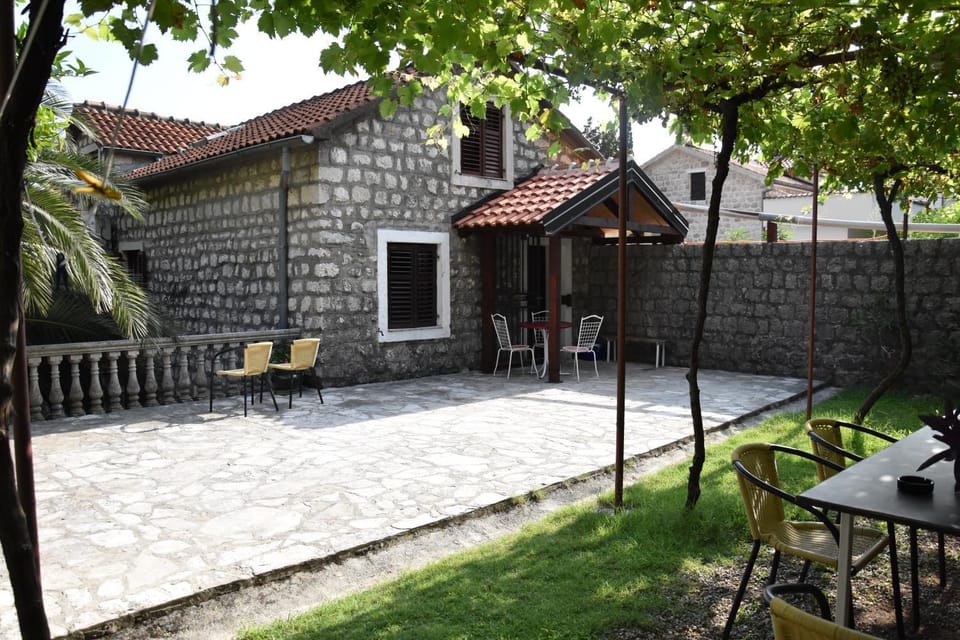 Garden, Dining area, Garden view