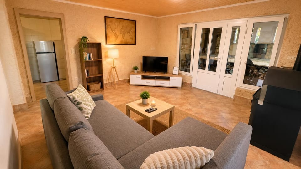 TV and multimedia, Living room, Seating area