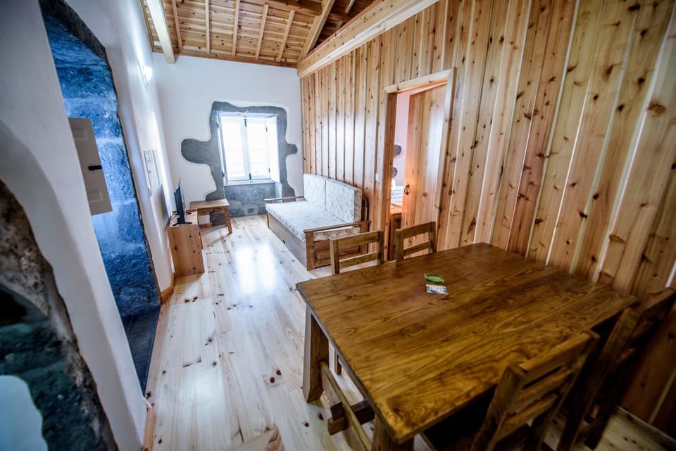 Communal lounge/ TV room, Living room, Communal kitchen