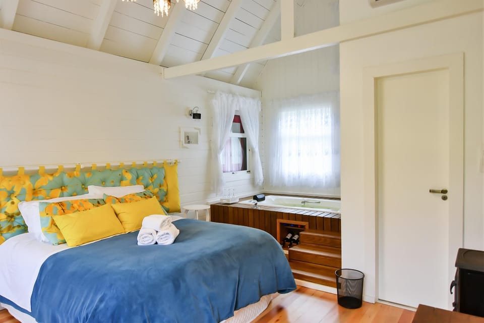 Hot Tub, Bathroom, TV and multimedia, Bedroom