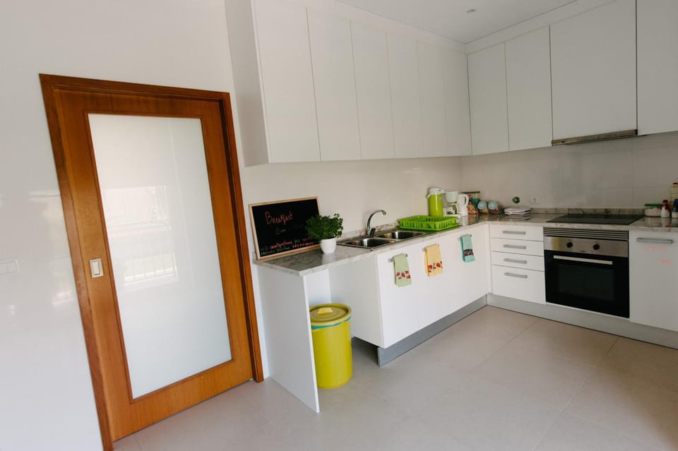 Kitchen or kitchenette, Communal kitchen, kitchen