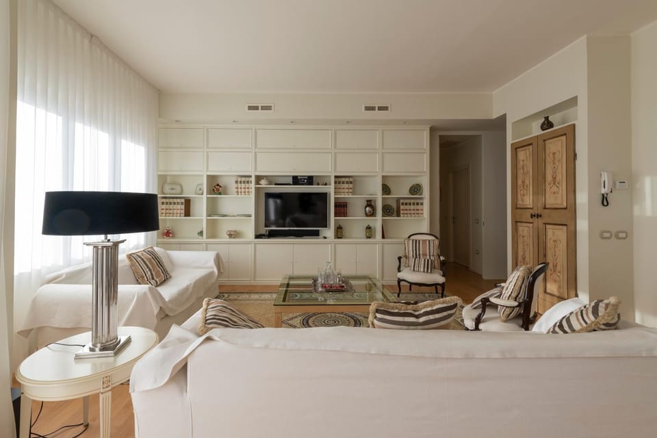 Communal lounge/ TV room, Lounge or bar