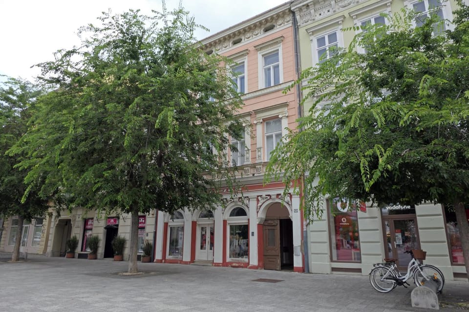 Property building, Facade/entrance