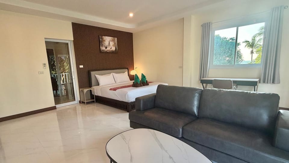 Seating area, Bedroom
