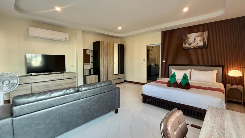 Seating area, Bedroom