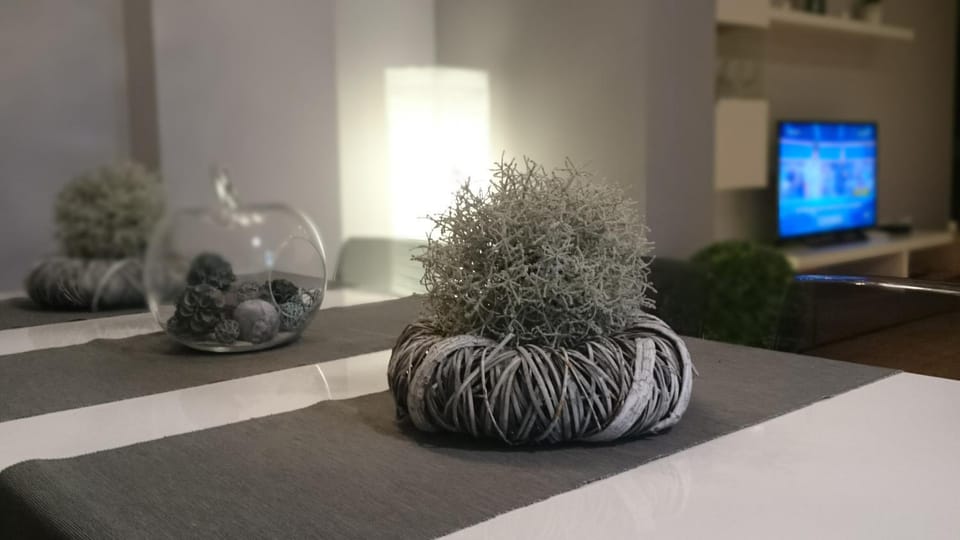 Decorative detail, Dining area