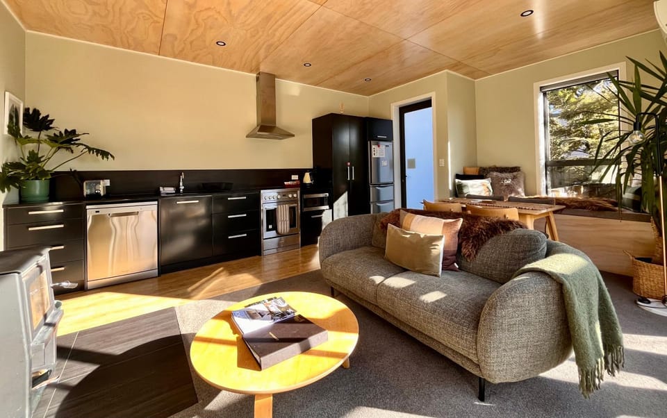 Living room, Seating area, fireplace, kitchen