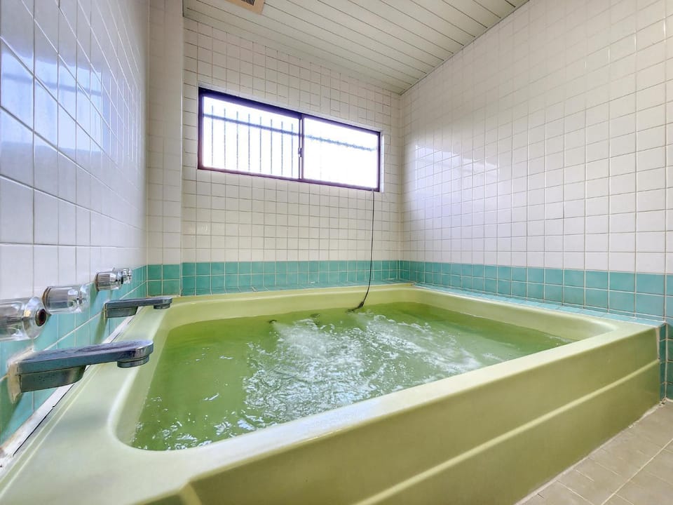 Hot Tub, Bathroom, Bath, Internal: Not applicable to any particular room