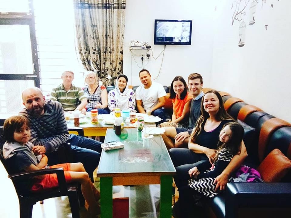 Food close-up, Other, Decorative detail, Food, Guests, Meals, Lunch, Dinner, Drinks, Alcoholic drinks, Non alcoholic drinks, group of guests, Family