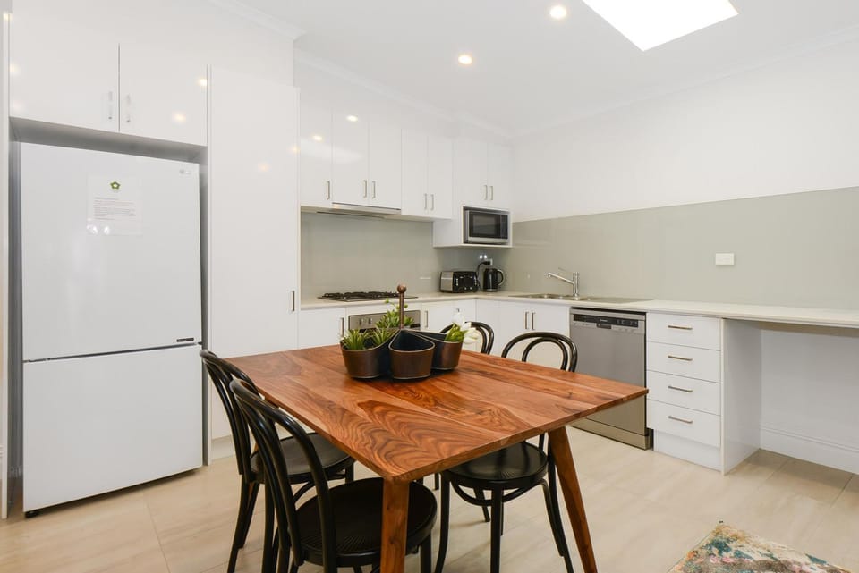 Boutique Stays - Carlton Terrace House in Melbourne