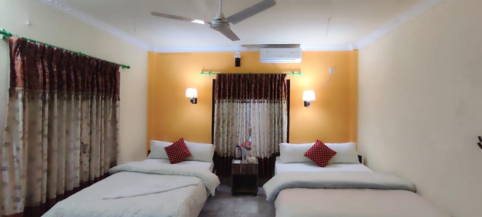 Photo of the whole room, Bedroom, fireplace, air conditioner