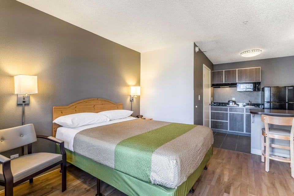 Kitchen or kitchenette, Bedroom, On site