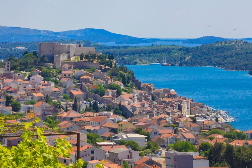 Nearby landmark, Neighbourhood, City view, City view, Garden view, Landmark view, Landmark view, Sea view, Sea view, Street view