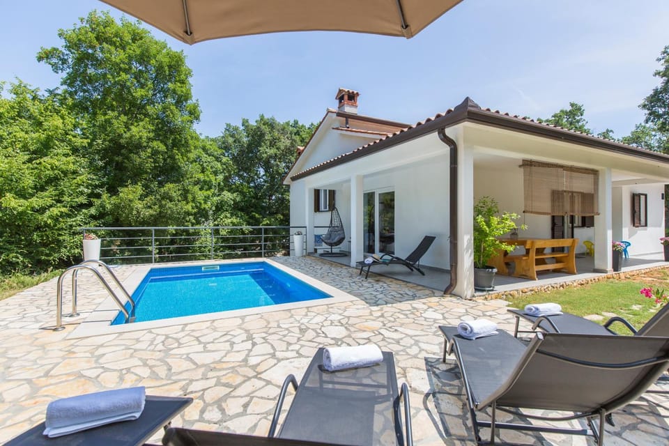 Balcony/Terrace, Swimming pool