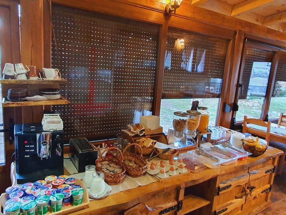 Breakfast, Continental breakfast, Buffet breakfast