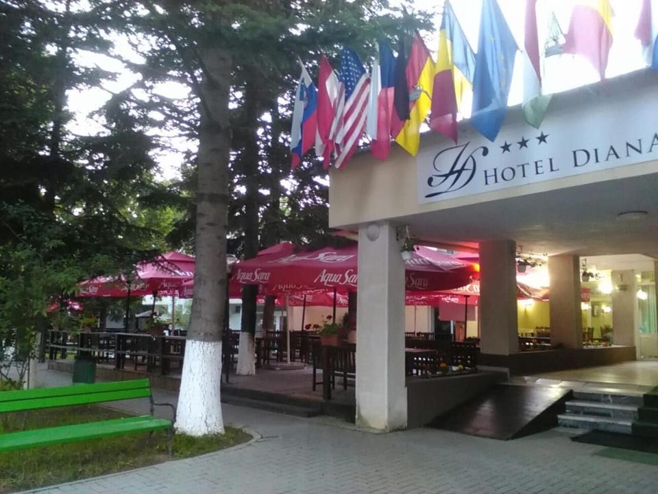 Facade/entrance