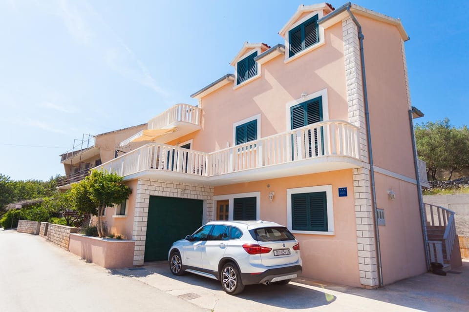 Patio, Facade/entrance, Street view