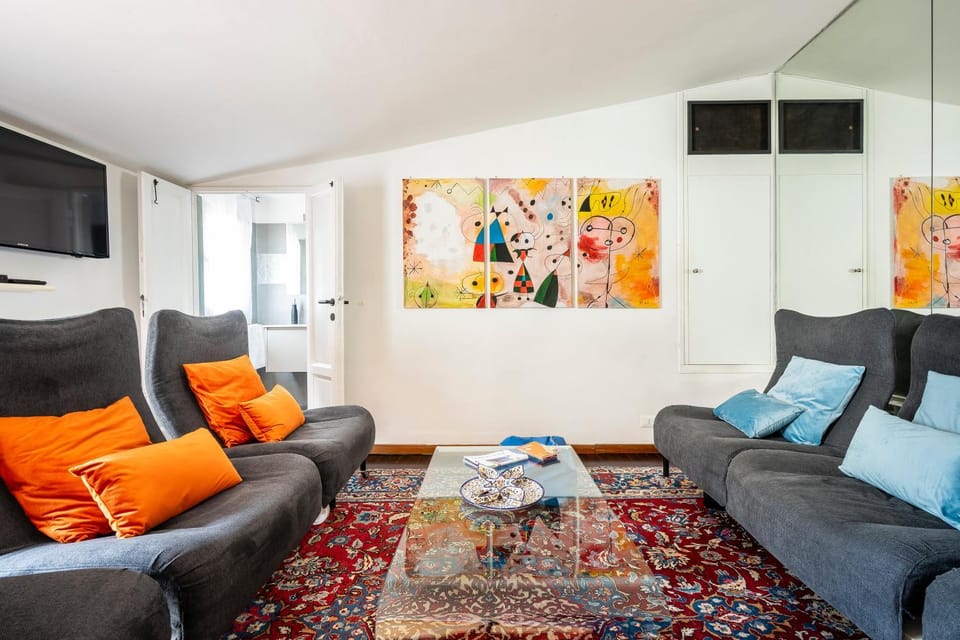 Communal lounge/ TV room, TV and multimedia, Living room, Seating area, Evening entertainment