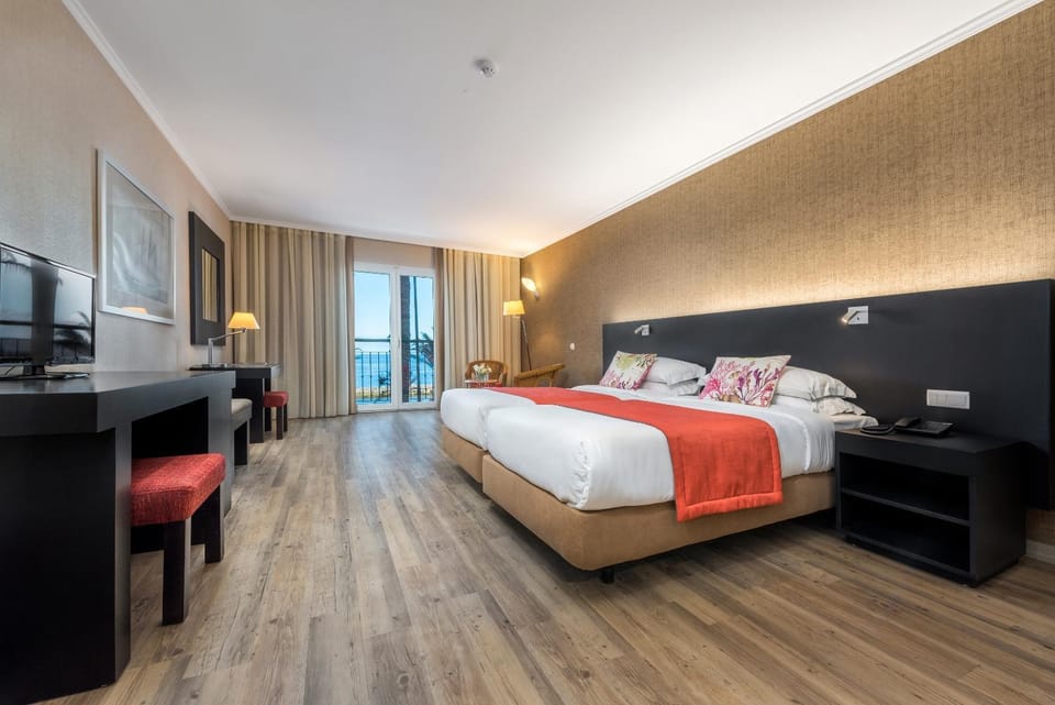 Bedroom, Sea view