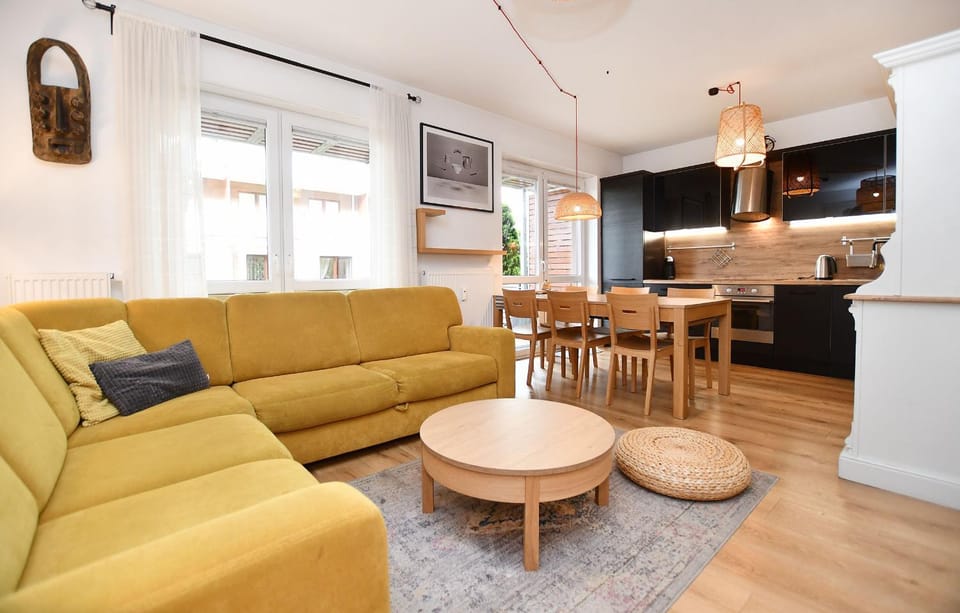 TV and multimedia, Kitchen or kitchenette, Living room