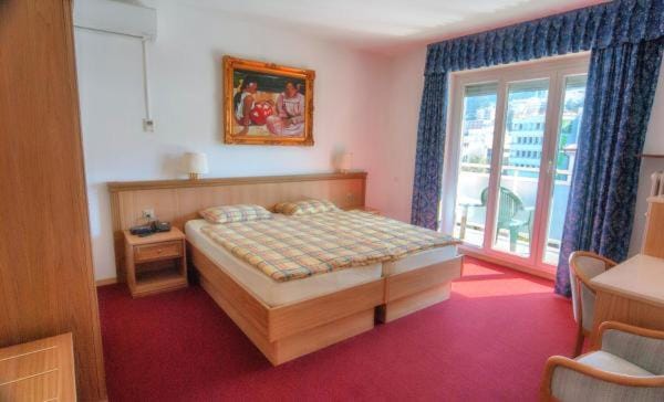 Hotel Dischma - FREE BUS AND TRAIN TICKET Hotel in Lugano