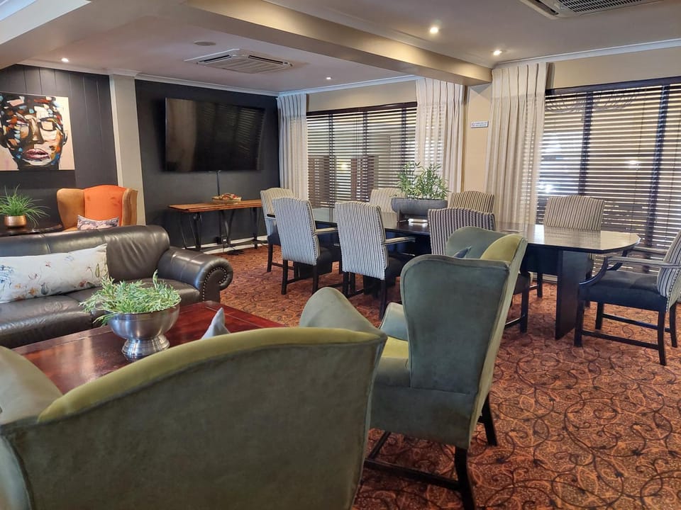 Lounge or bar, Seating area