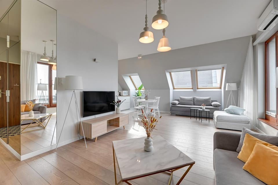 Communal lounge/ TV room, TV and multimedia, Living room, Seating area, Evening entertainment