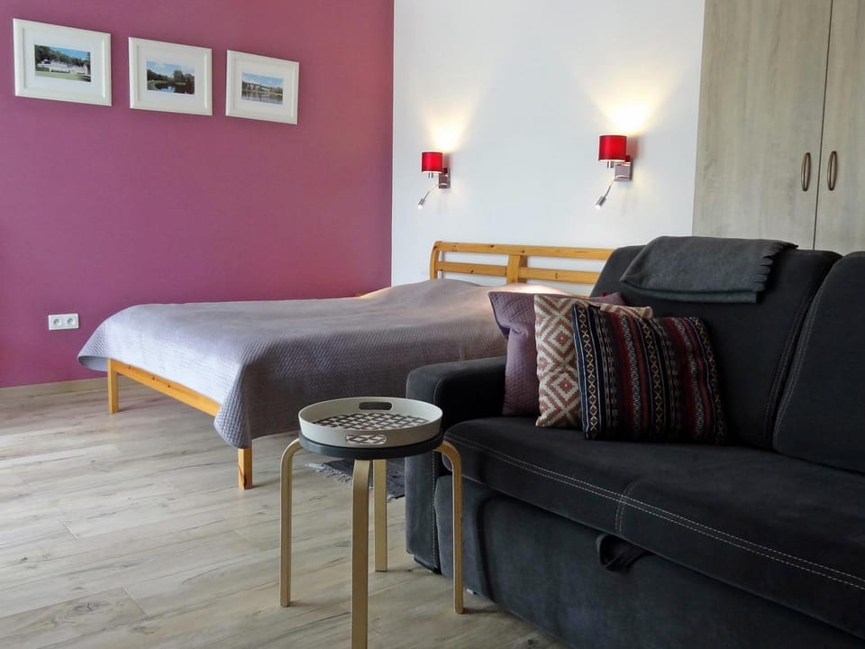 Bed, View (from property/room), View (from property/room), Living room, Photo of the whole room, Seating area, Bedroom, Area and facilities, Area and facilities, furniture, furniture, heating, heating, internet, internet, wardrobe