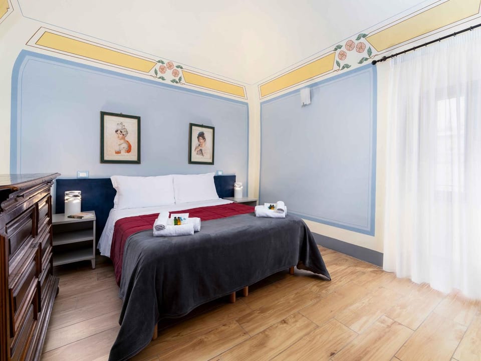 Bed, Photo of the whole room, Bedroom, towels, wardrobe, air conditioner