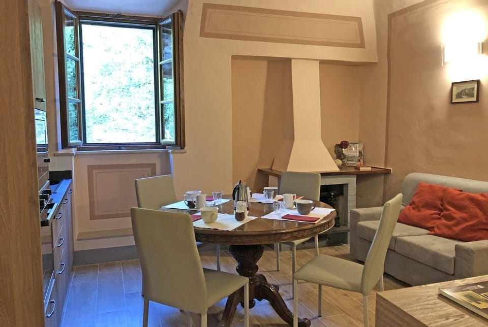 Living room, Dining area