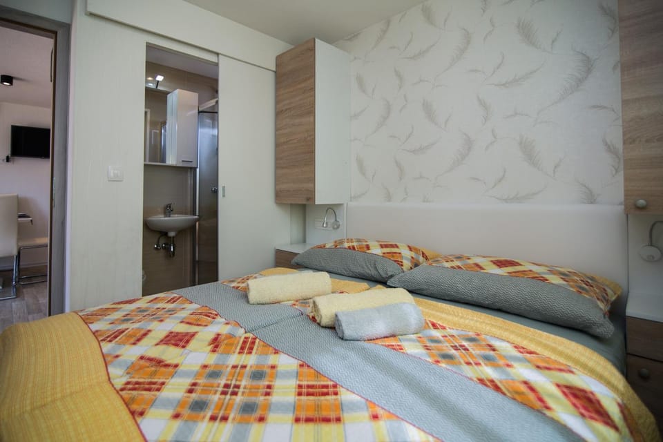 Mobile Homes Pine Tree Campground/ 
RV Resort in Šibenik-Knin County, Croatia