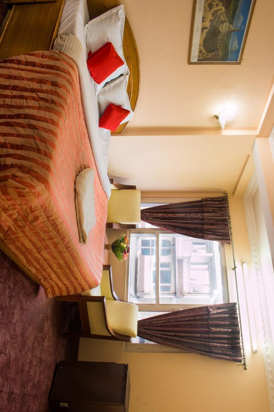 Photo of the whole room, cot