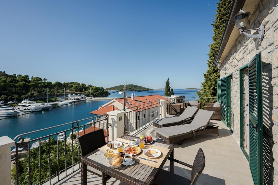 View (from property/room), Balcony/Terrace, Sea view