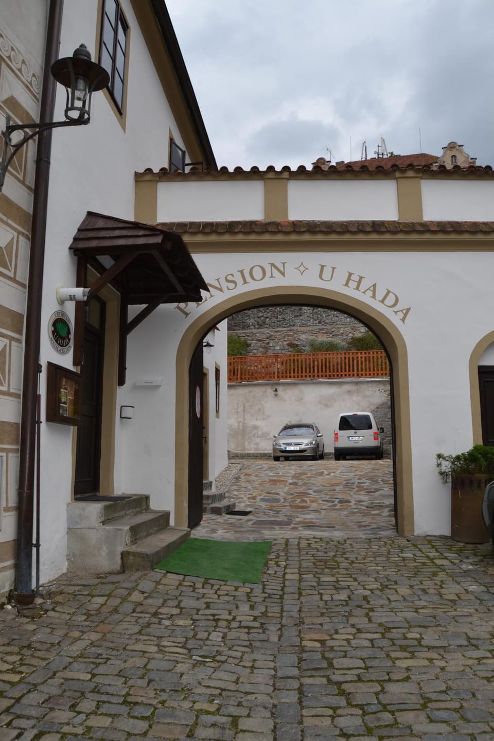 Facade/entrance