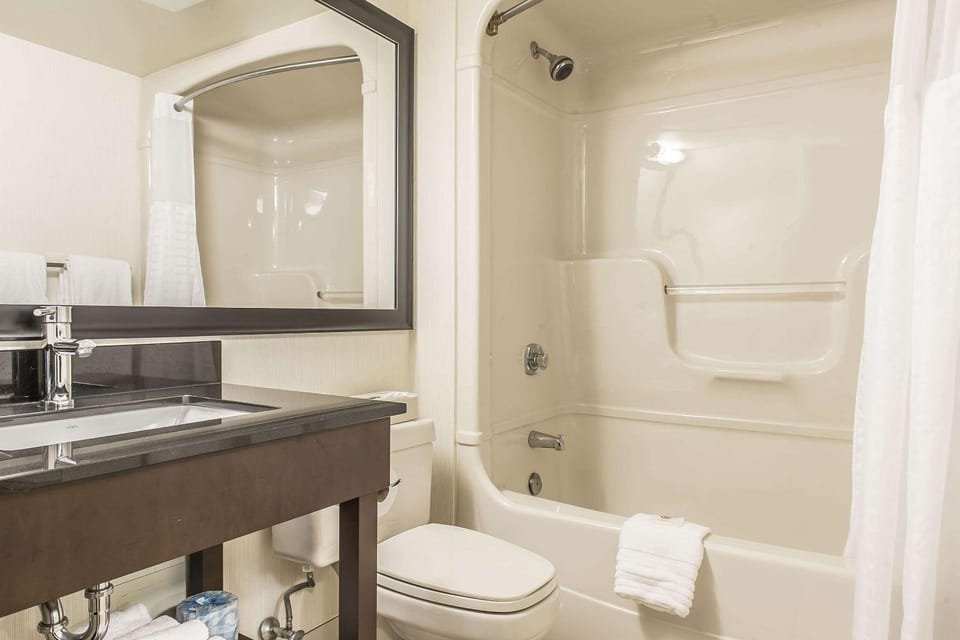 Bathroom, Photo of the whole room, On site