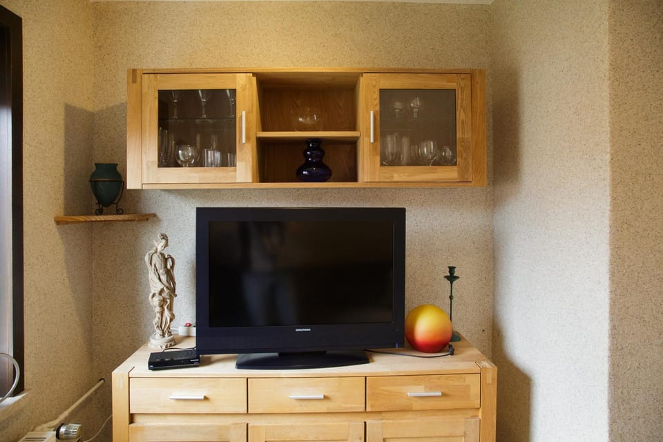 Living room, Photo of the whole room