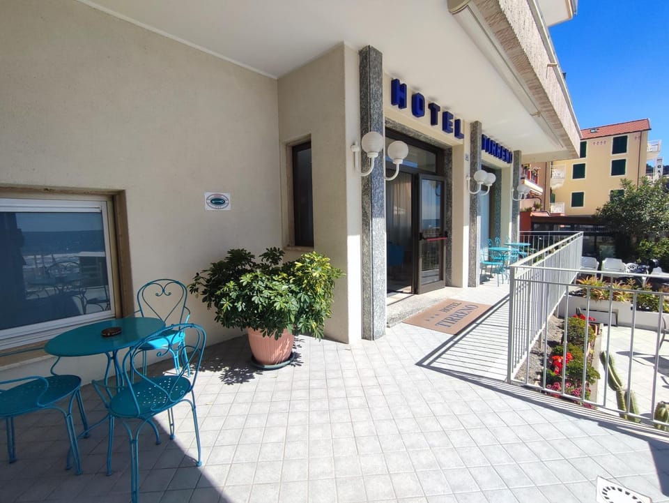 Property building, Facade/entrance