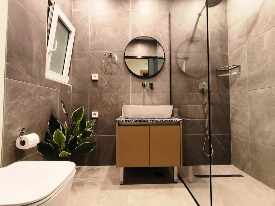 Shower, Toilet, Bathroom