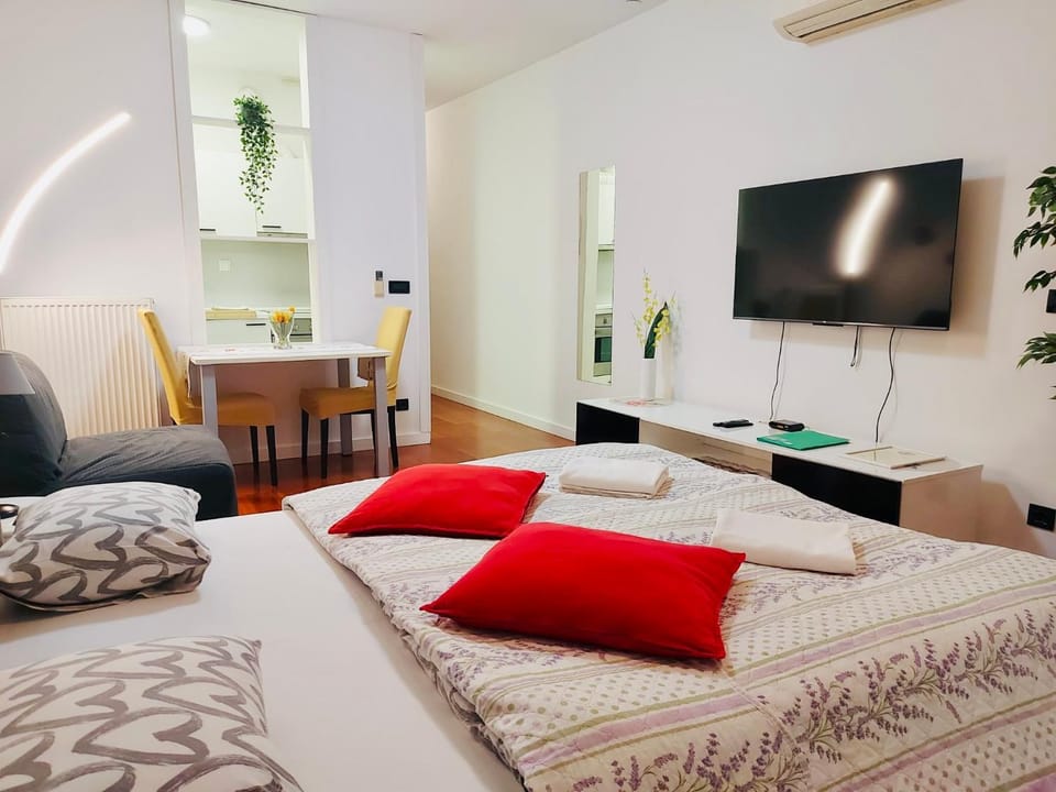 Nova Galerija Studio App Bella,Lara,Katy - parking in garage Apartment in City of Zagreb