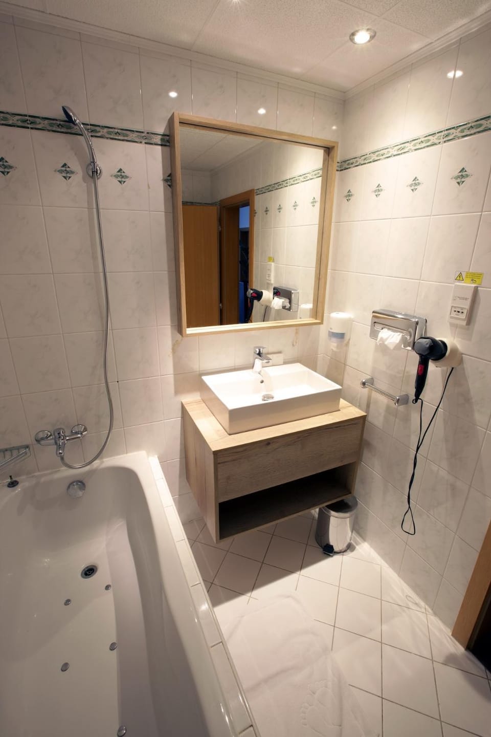 Bathroom, Bath, towels